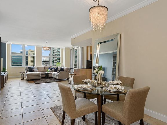 4th image of 511 SE 5th Ave APT 1817