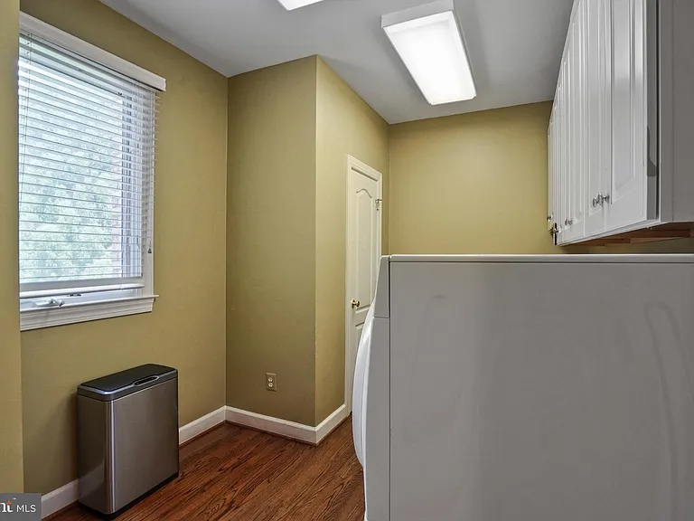 9864 Walker Glen Ct — Photo 31