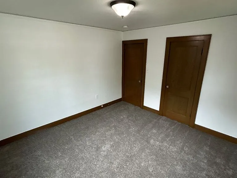 422 SW 9th St — Photo 11