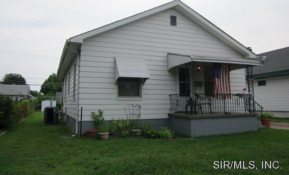 1st image of 525 Whitelaw Ave