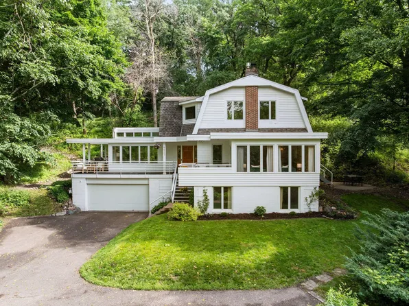 5521 Highland Rd, Minnetonka, MN 55345