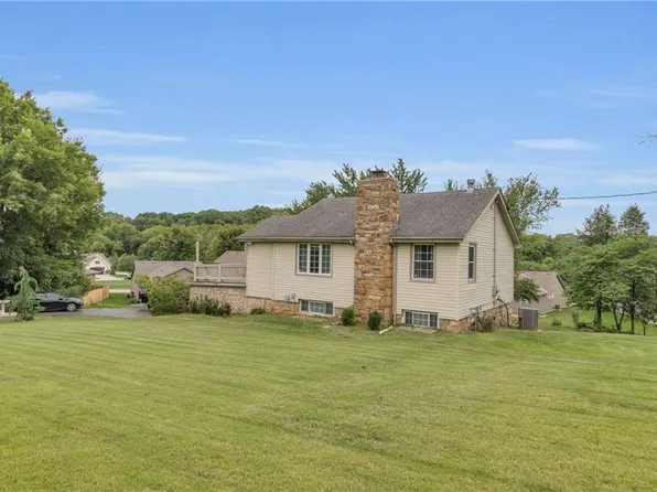 10905 Donahoo Rd, Kansas City, KS 66109