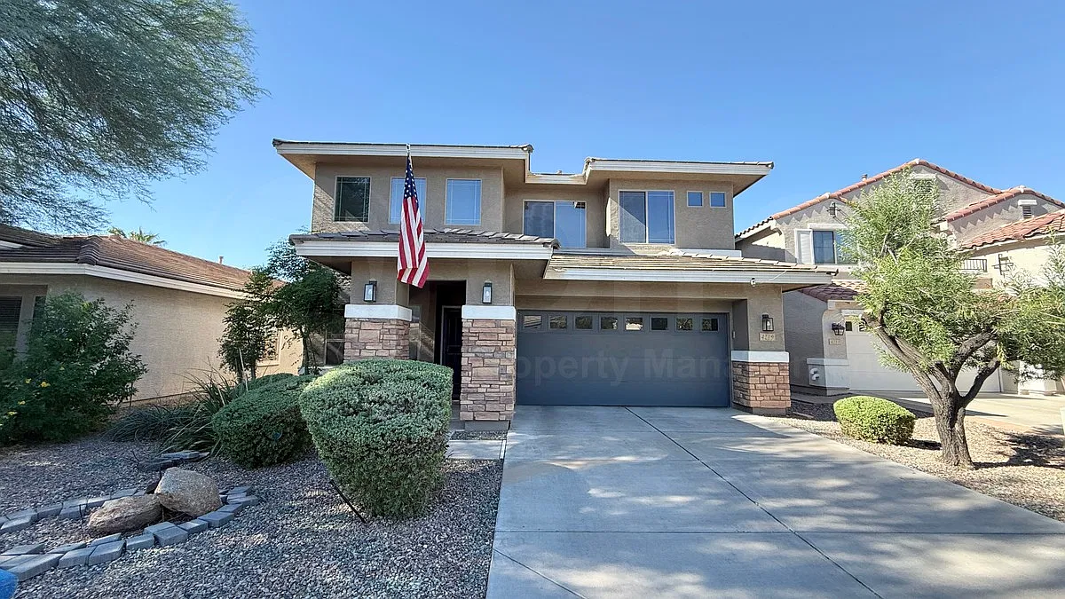 4 bed, 2.5 bath, 2257 sqft, $2,850 — Photo 2