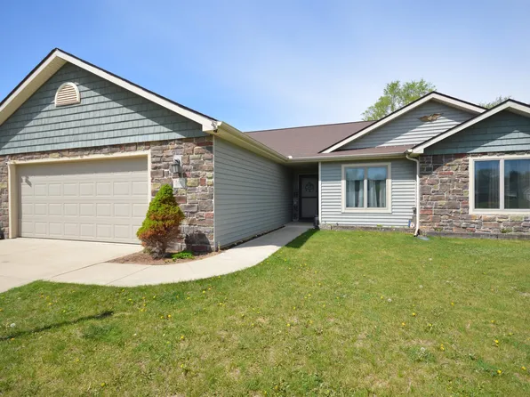 106 Sparrow Dr, Walkerton, IN 46574