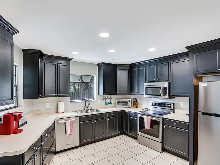 1826 SW 80th Dr — Photo 3
