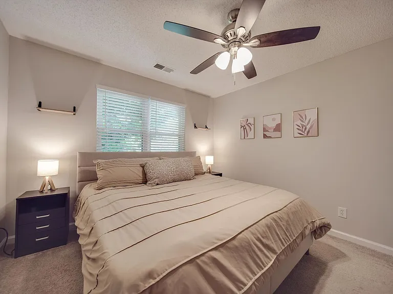 1052 Churchill Downs Ct #I — Photo 28