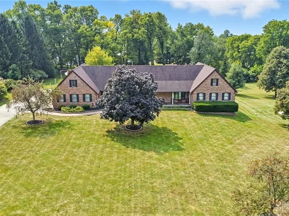 2669 Quail Ridge Dr, New Carlisle, OH 45344