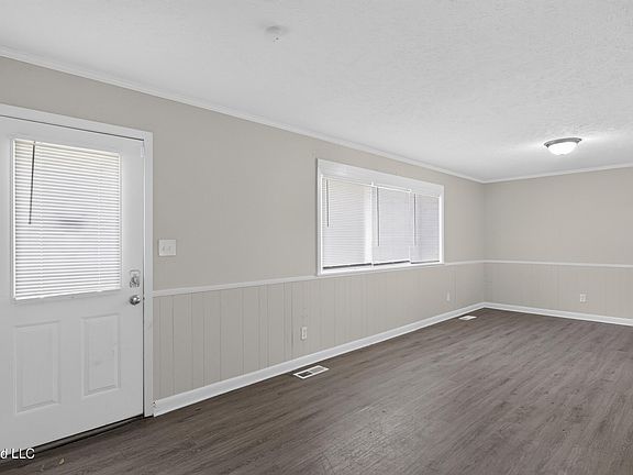 5th image of 236 S Canton Club Cir