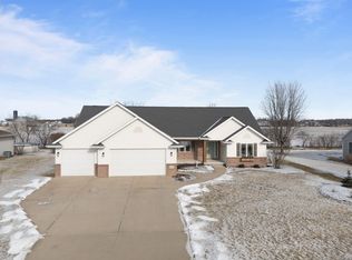 W5260 Waterview Dr, SHERWOOD, WI 54169