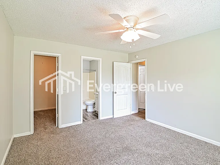 200 Greenlake Dr — Photo 8
