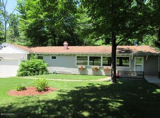 1134 Golfmere Dr, South Haven, MI 49090