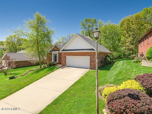 5th image of 111 N Capistrano Dr
