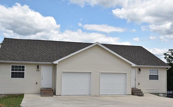 1st image of 4526 Parkwood Cir