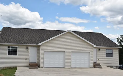 4526 Parkwood Cir Photo 1