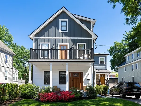 31 Henderson St #1, Arlington, MA 02474