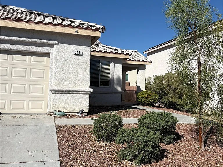 519 Siberia St — Photo 2