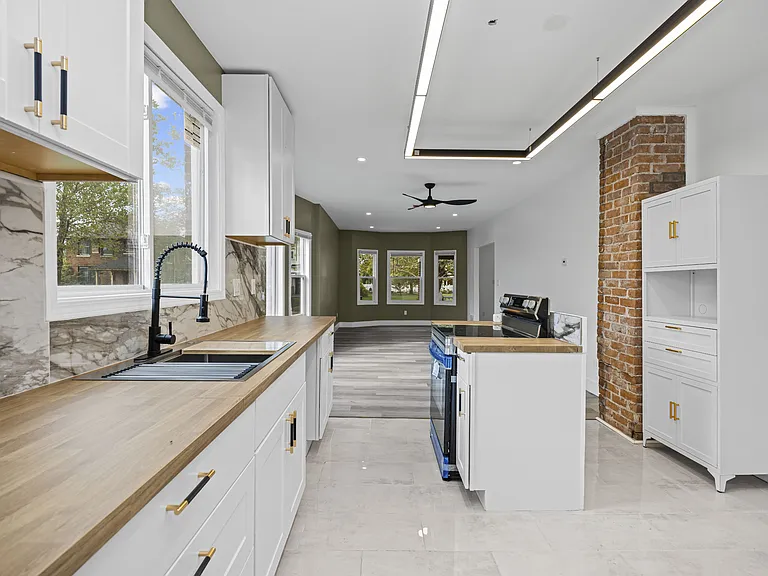 520 Smith St #1 — Photo 5