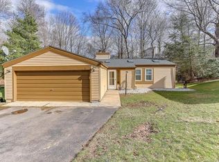 19 E Lake Pl, Middletown, CT 06457