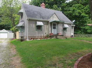 4810 N Alby Rd, Godfrey, IL 62035