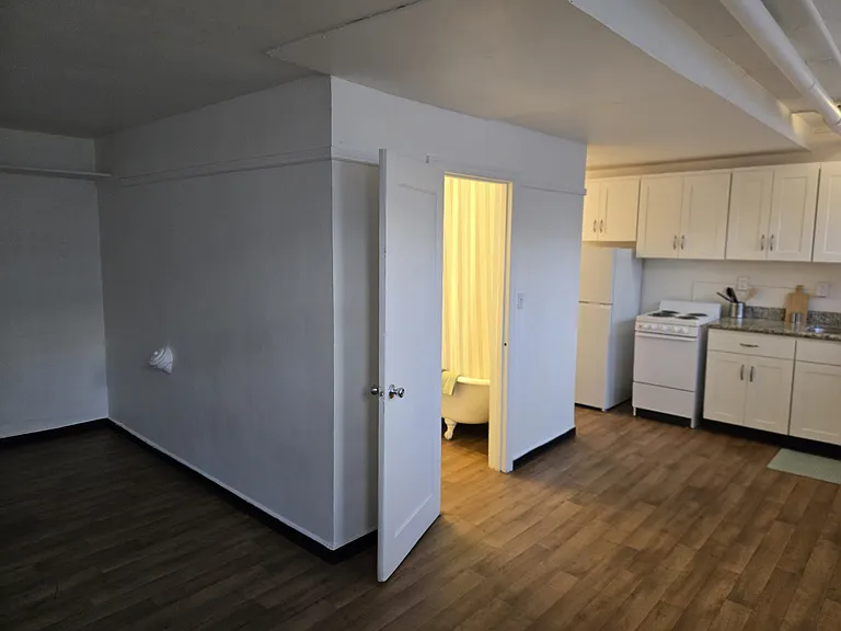 The Castle Apartments — Photo 4