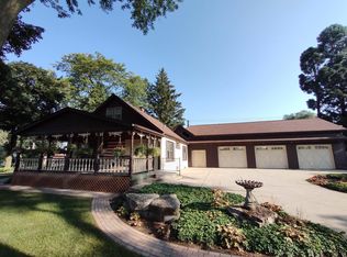 884 Phelps Ave, Rockford, IL