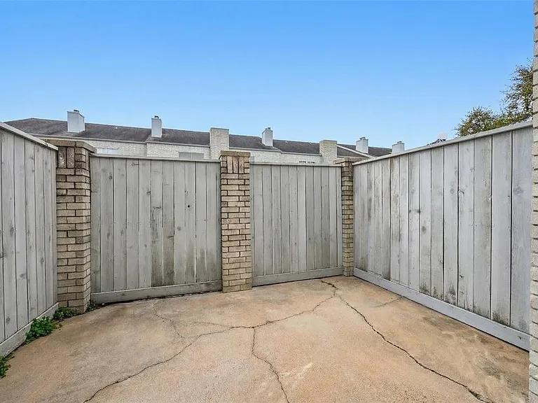 338 Wilcrest Dr #338 — Photo 17