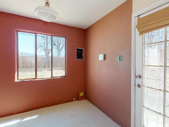 406-Grove-St-NE-03192019_133522