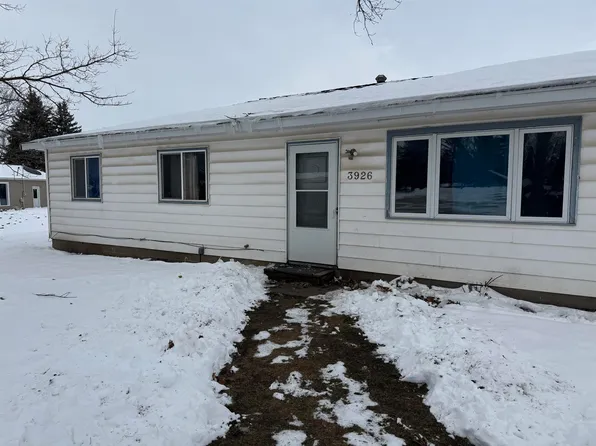 3926 Richland Dr, Waterloo, IA 50701