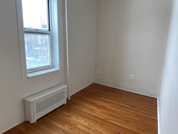 4th image of 14-34 Astoria Blvd #2B