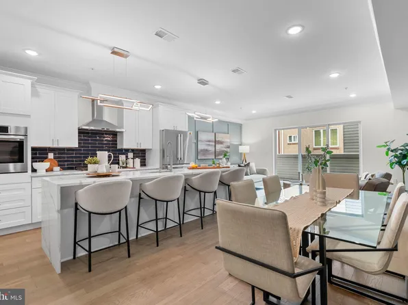 107 Ellsworth St, Philadelphia, PA 19147