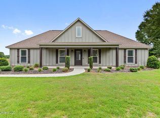 121 Cottage Oaks Dr, Lucedale, MS 39452