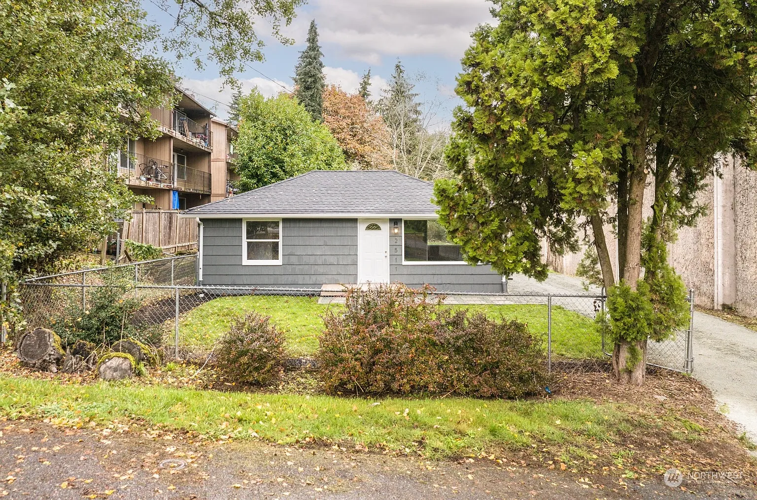2511 Lexington Avenue photo 1