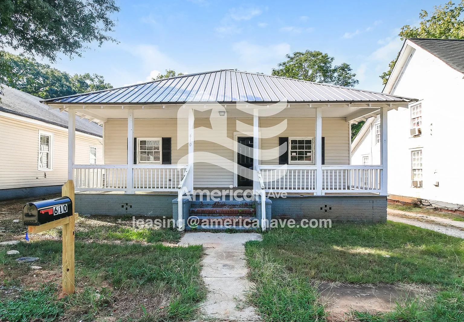 3 bed, 1.5 bath, 1420 sqft, $935 — Photo 1