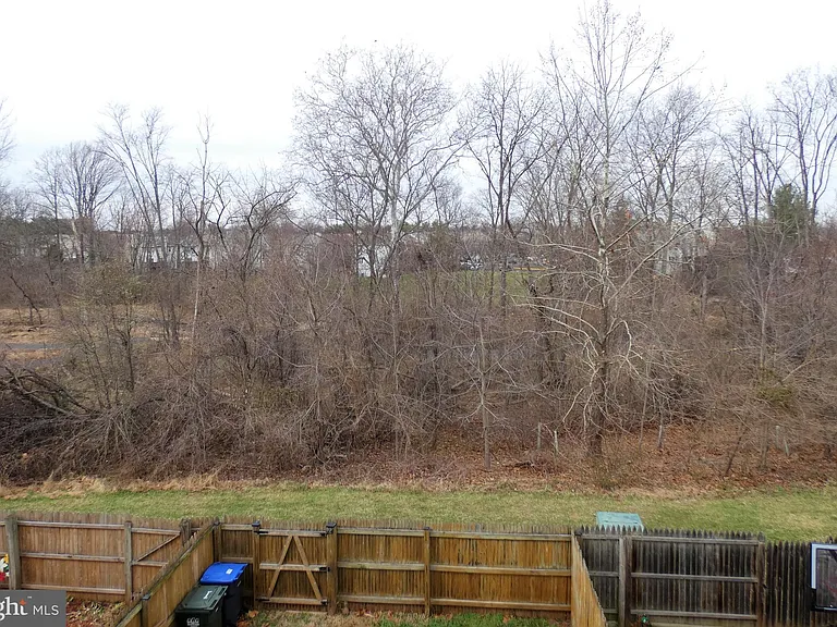 4128 Hamlin Ct — Photo 80