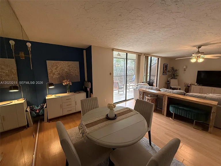 450 Commodore Dr #306 — Photo 10