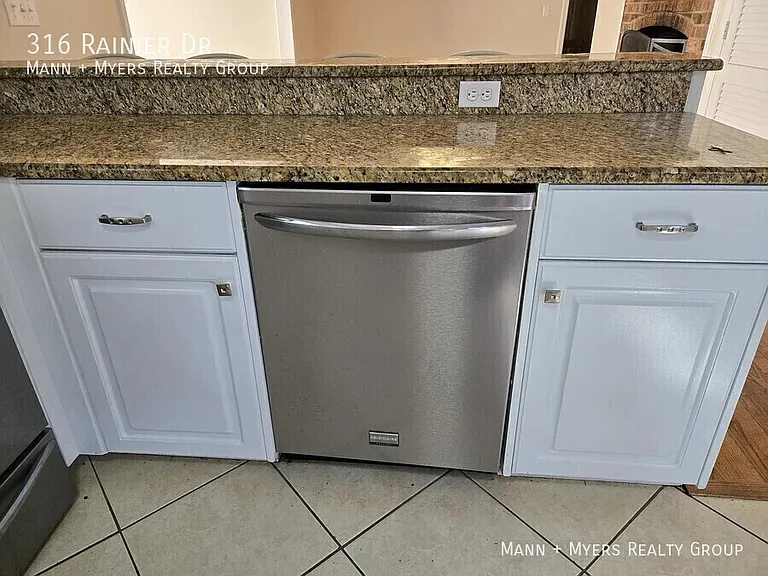 316 Rainier Dr — Photo 14