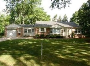 805 E Greenview Rd, Itasca, IL 60143