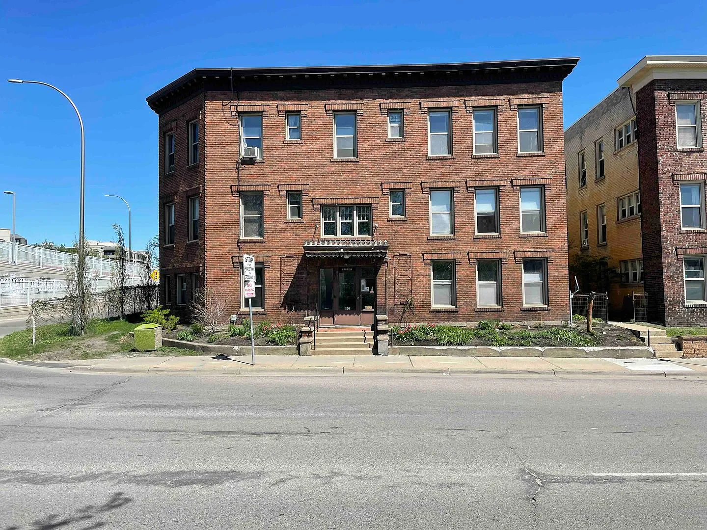 1901 Lyndale — Photo 3