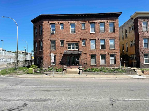 3rd image of 1901 Lyndale Ave S #1
