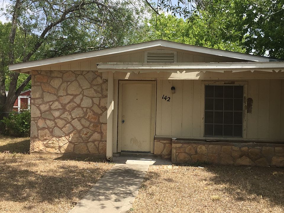 1st image of 142 Carousel Dr