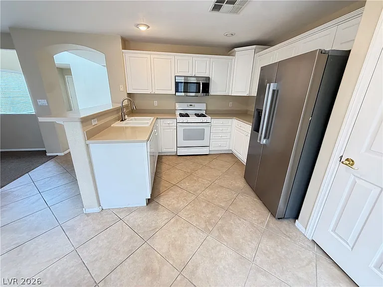 578 Poplar Leaf St — Photo 6