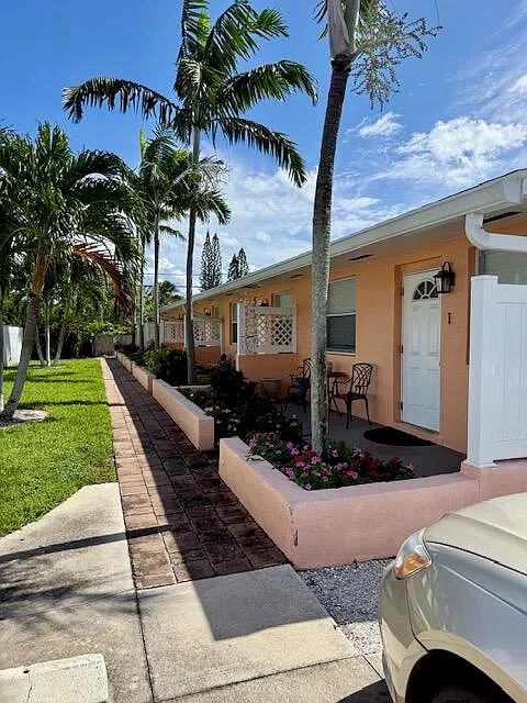 2 bed, 1.0 bath, 610 sqft, $2,100 — Photo 1