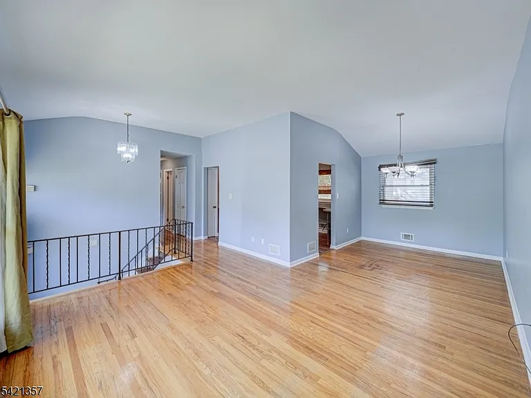 50 Auburn Rd — Photo 6