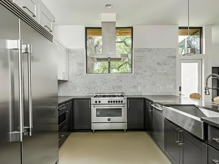 1407 Parkinson Dr #1 — Photo 10