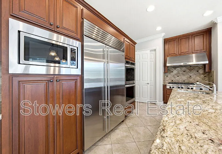 3315 Ashbourne Cir — Photo 34