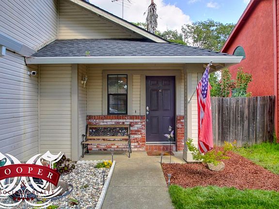 3rd image of 8471 Carlin Ave