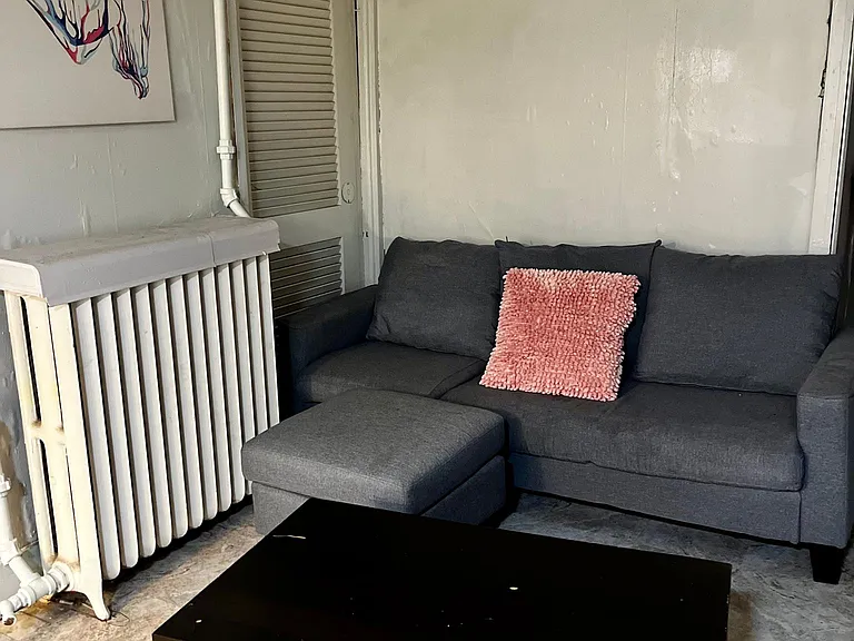 944 Asbury Ave #STUDIO — Photo 3