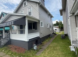 921 1st Ave, Coraopolis, PA 15108
