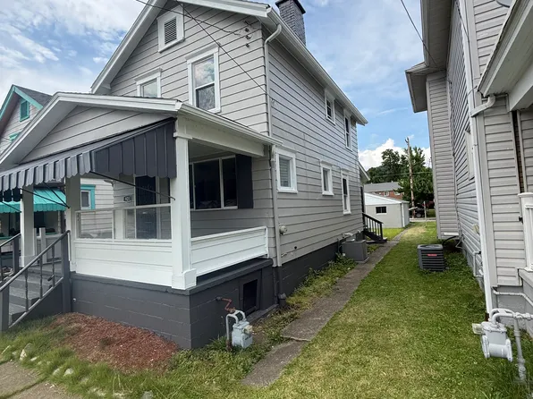 921 1st Ave, Coraopolis, PA 15108