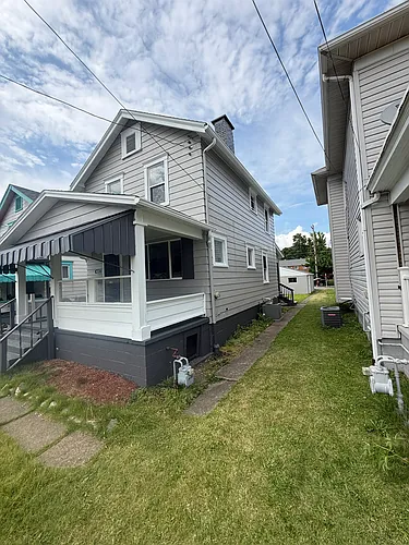 921 1st Ave Photo 1